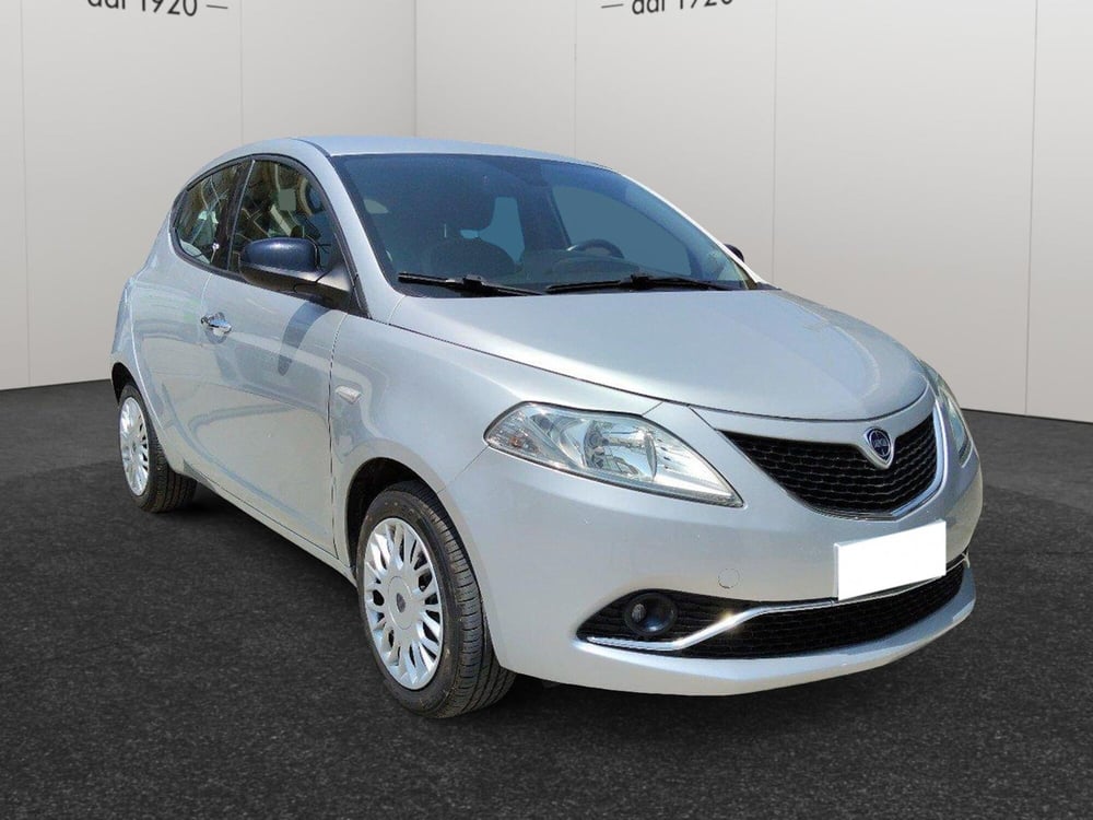 Lancia Ypsilon usata a Pescara (2)