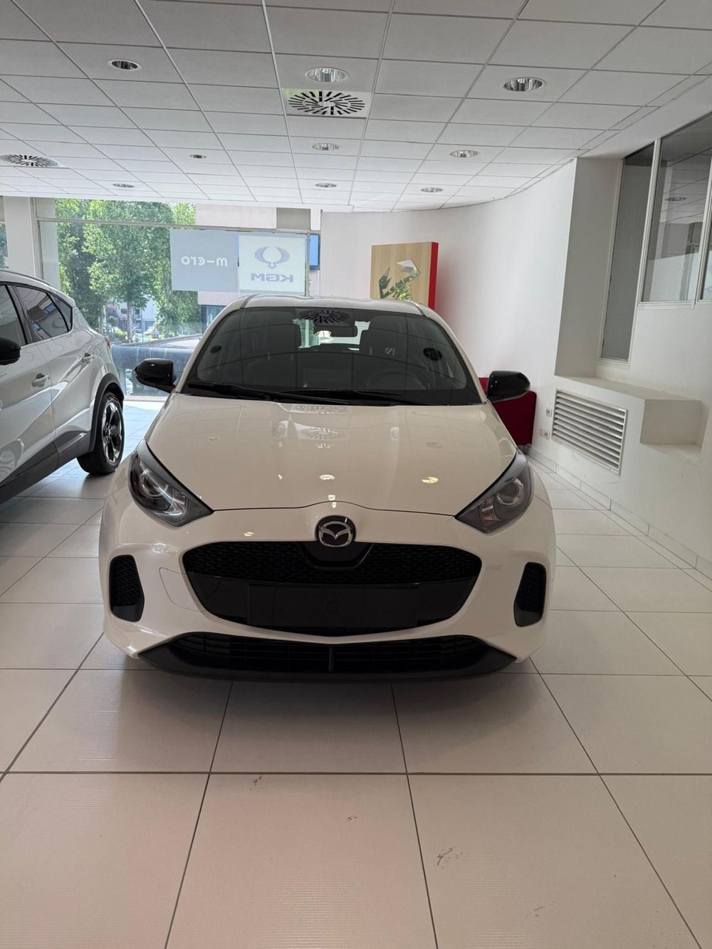 Mazda Mazda2 Hybrid nuova a Prato (2)