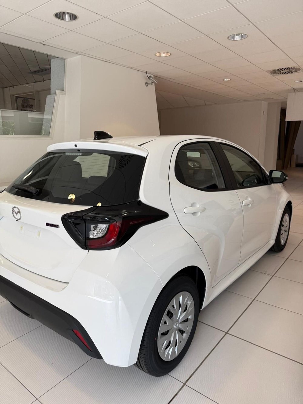 Mazda Mazda2 Hybrid nuova a Prato (3)