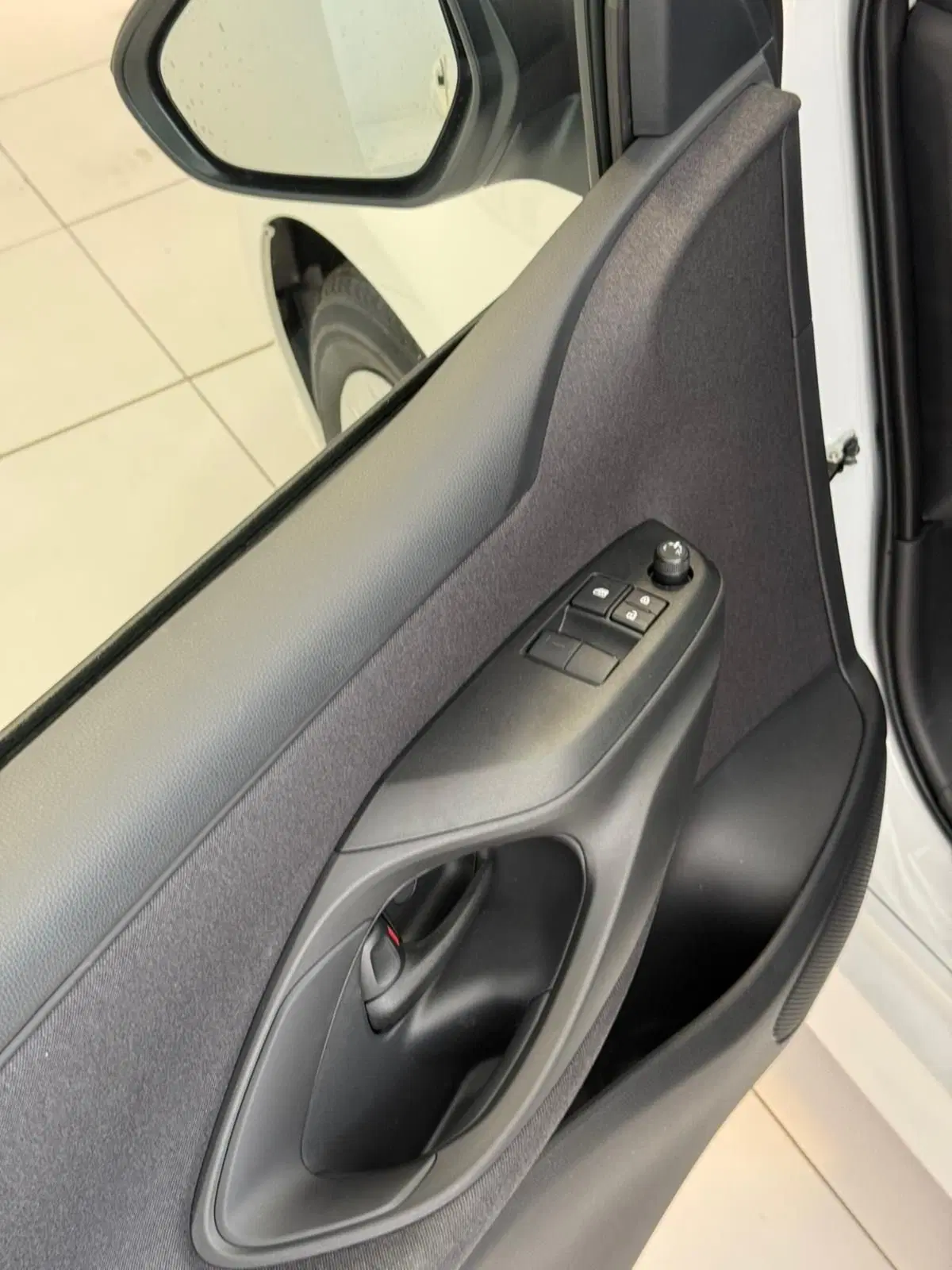 Mazda Mazda2 Hybrid nuova a Prato (6)