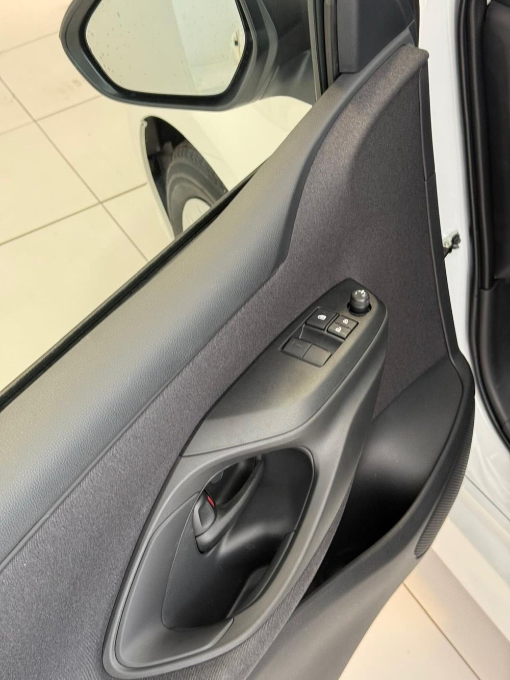 Mazda Mazda2 Hybrid nuova a Prato (6)