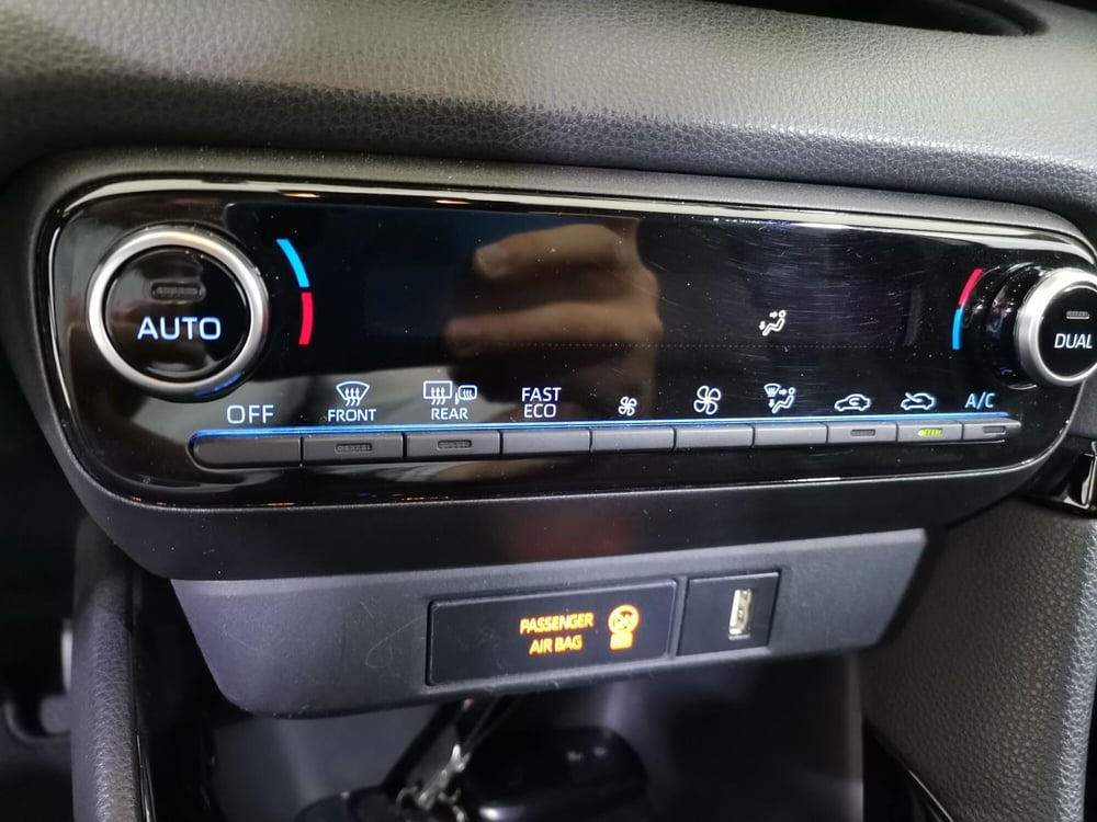 Toyota Yaris usata a Salerno (14)