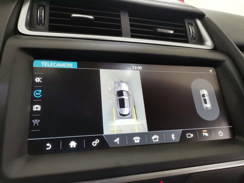 Jaguar E-Pace usata a Salerno (13)