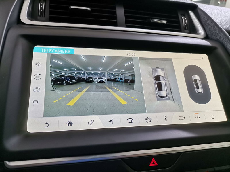 Jaguar E-Pace usata a Salerno (15)