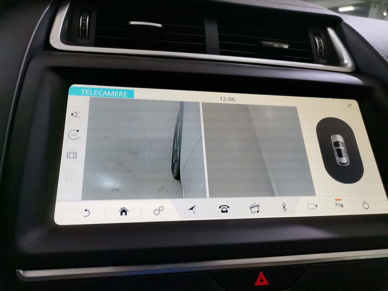 Jaguar E-Pace usata a Salerno (17)