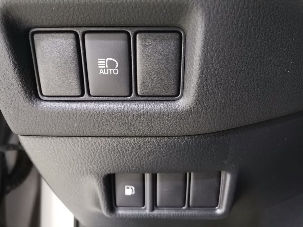 Toyota Toyota C-HR usata a Salerno (17)
