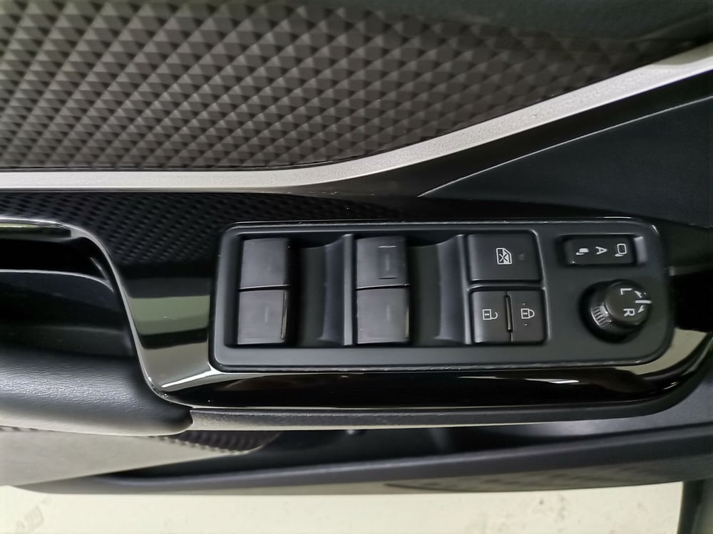 Toyota Toyota C-HR usata a Salerno (18)