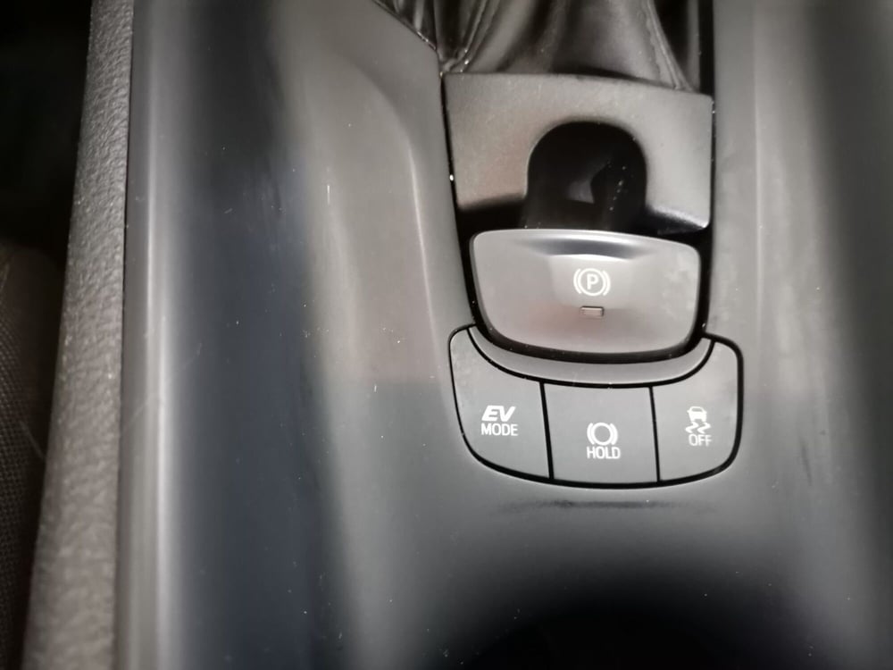 Toyota Toyota C-HR usata a Salerno (17)