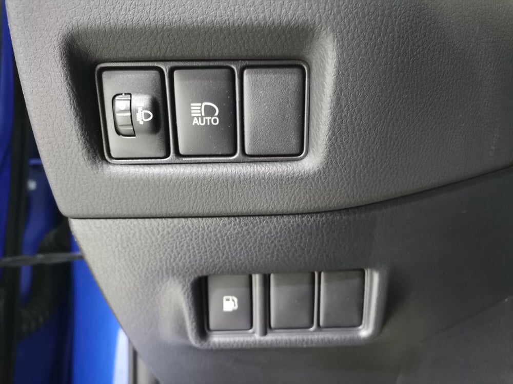 Toyota Toyota C-HR usata a Salerno (18)