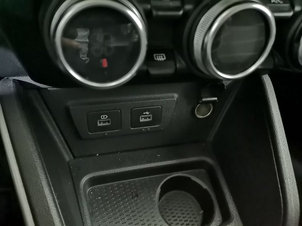 Dacia Duster usata a Salerno (19)