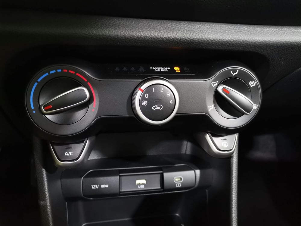 Kia Picanto nuova a Salerno (16)