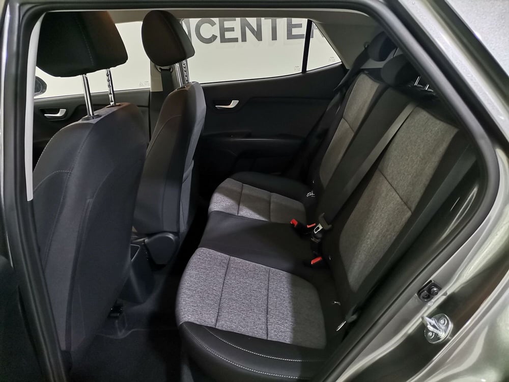 Kia Stonic nuova a Salerno (10)