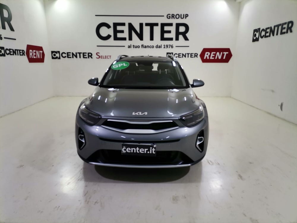 Kia Stonic nuova a Salerno (2)