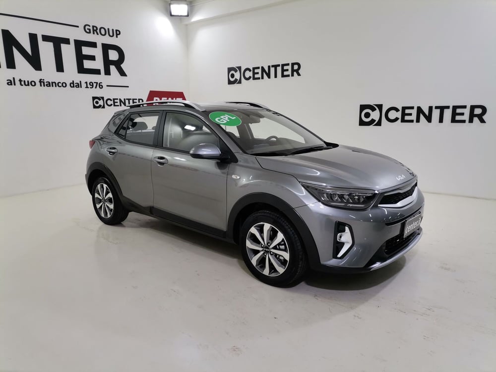 Kia Stonic nuova a Salerno (3)