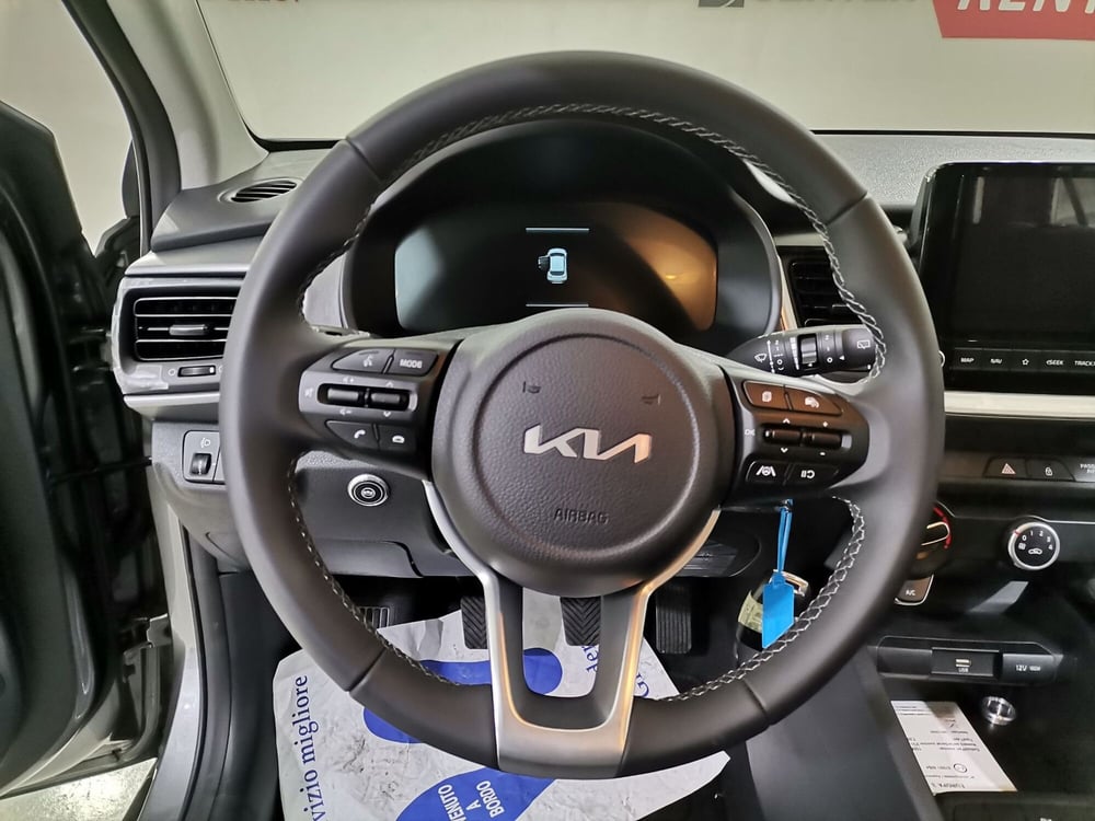 Kia Stonic nuova a Salerno (8)