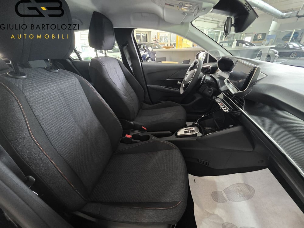 Peugeot 208 nuova a Prato (10)