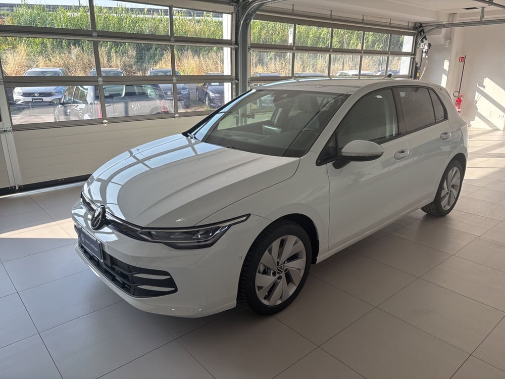 Volkswagen Golf nuova a Salerno