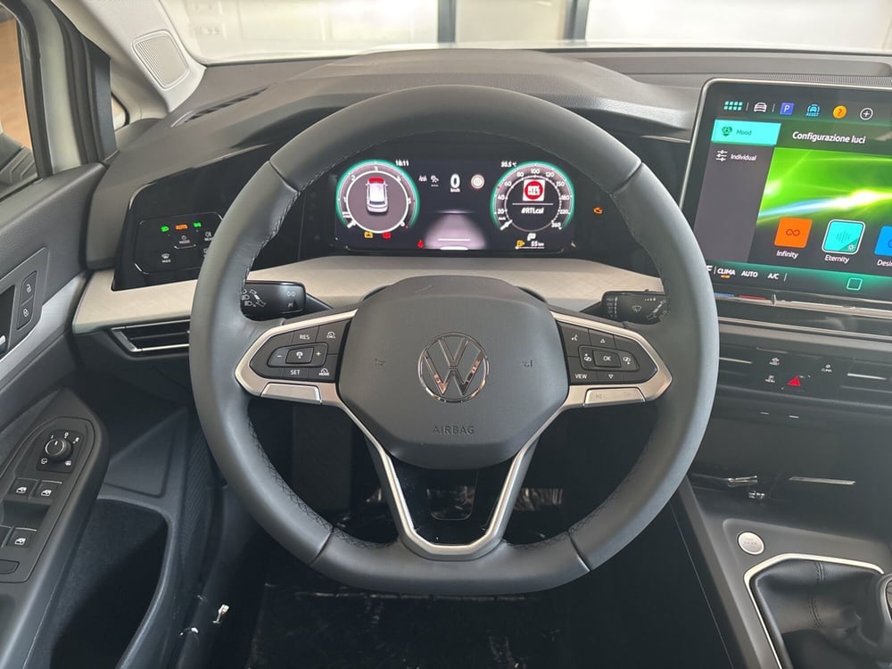 Volkswagen Golf nuova a Salerno (11)