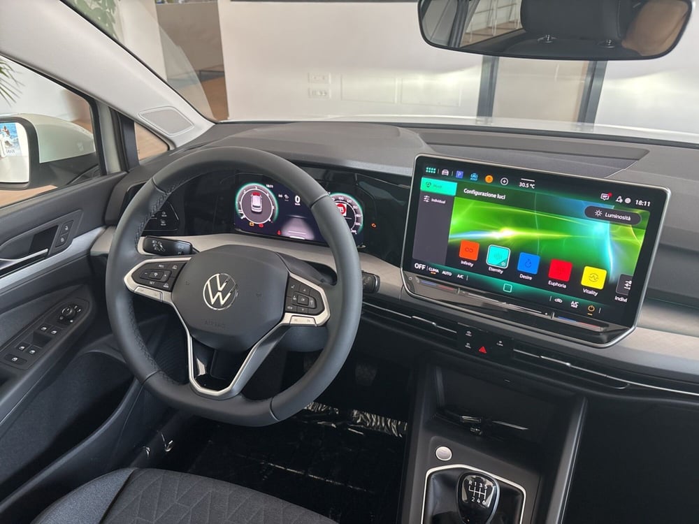 Volkswagen Golf nuova a Salerno (13)