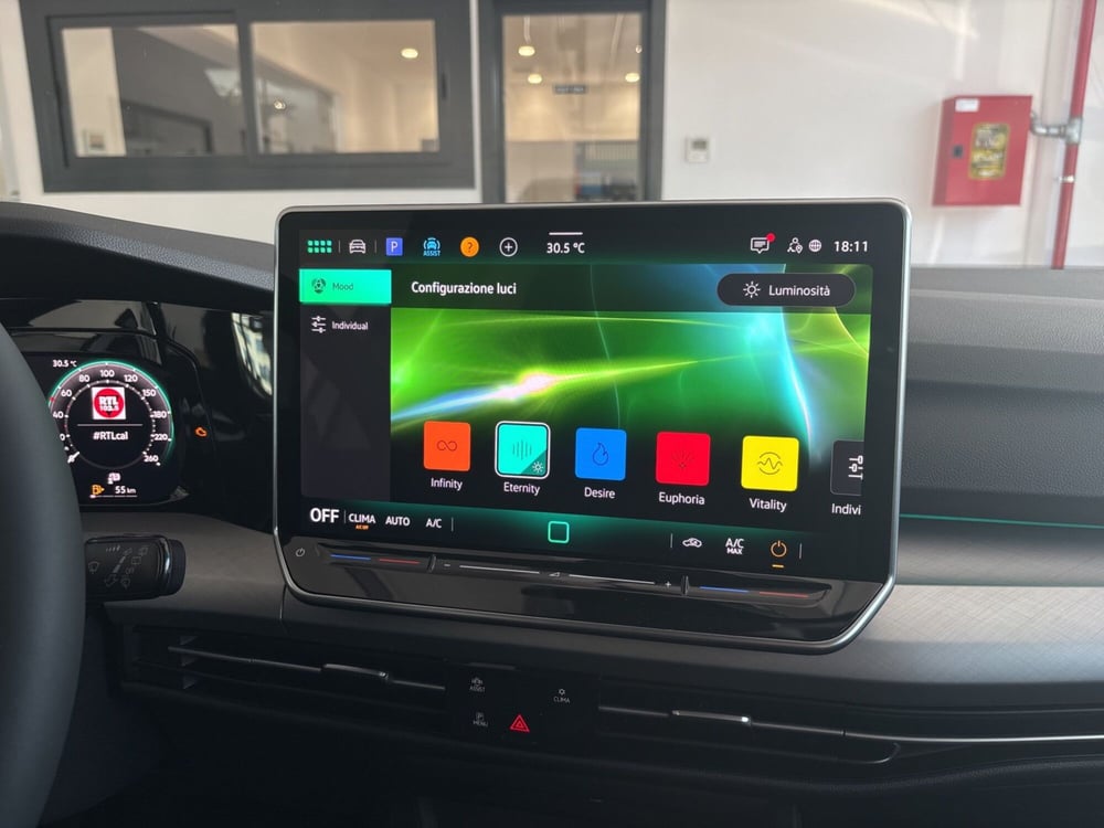 Volkswagen Golf nuova a Salerno (14)