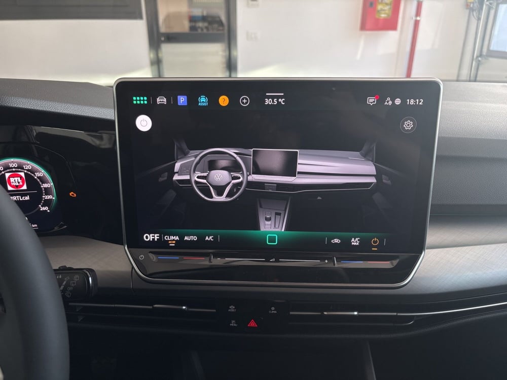 Volkswagen Golf nuova a Salerno (16)