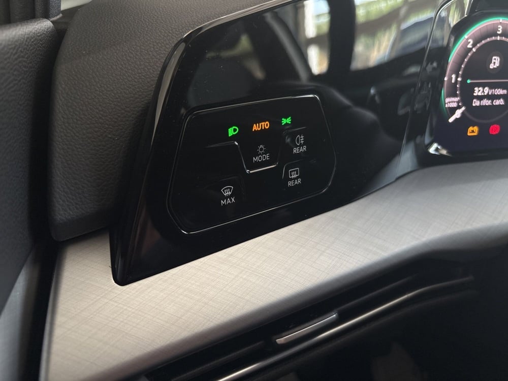 Volkswagen Golf nuova a Salerno (17)
