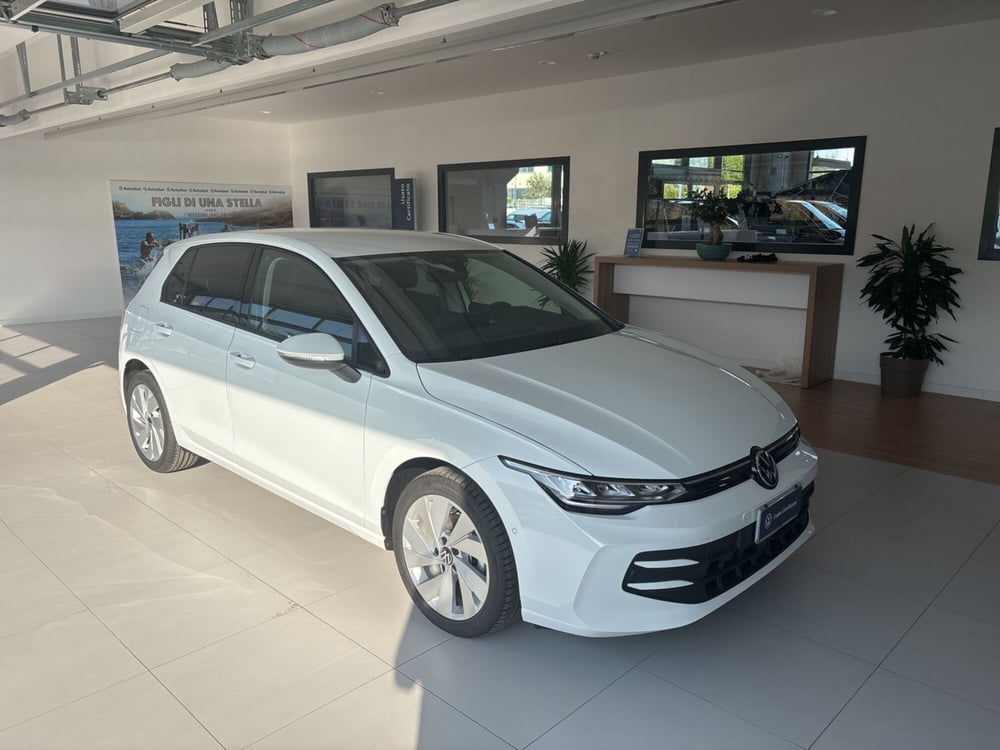 Volkswagen Golf nuova a Salerno (4)