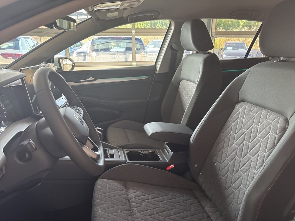 Volkswagen Golf nuova a Salerno (8)
