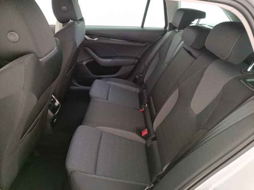 Skoda Octavia Station Wagon nuova a Treviso (12)
