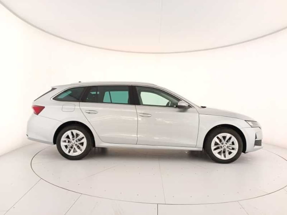 Skoda Octavia Station Wagon nuova a Treviso (7)