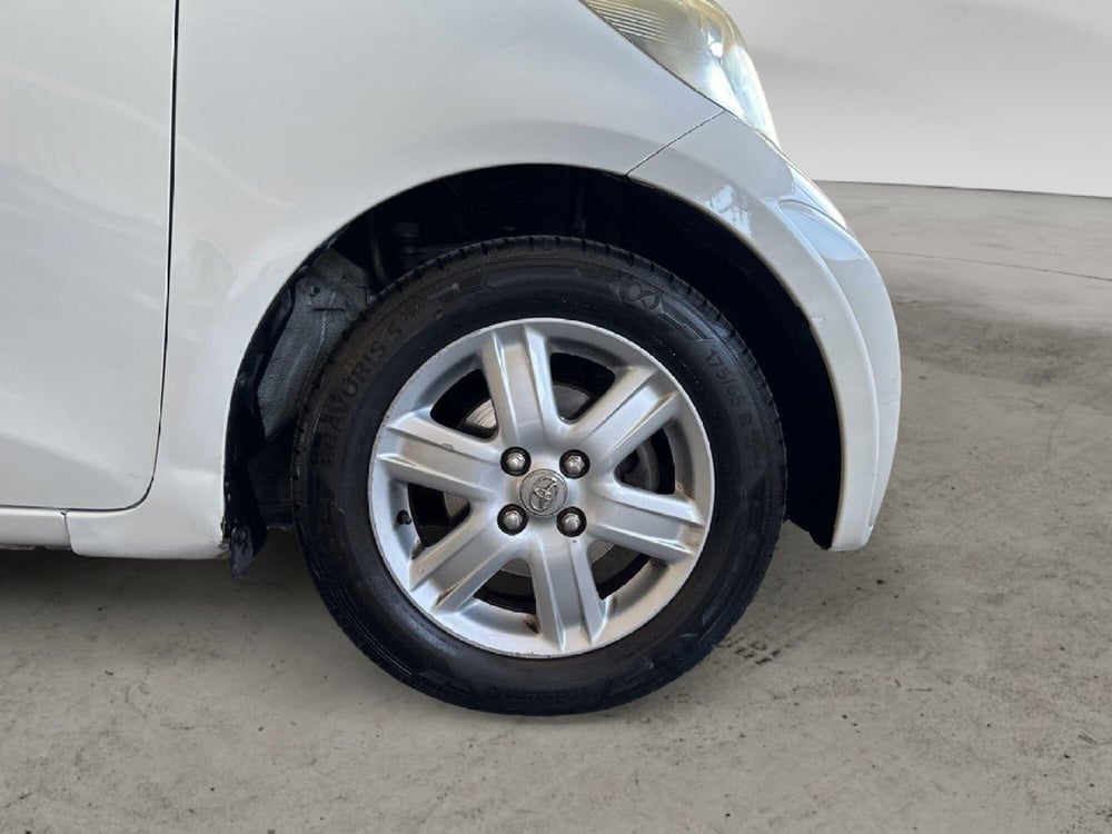 Toyota iQ usata a Napoli (15)