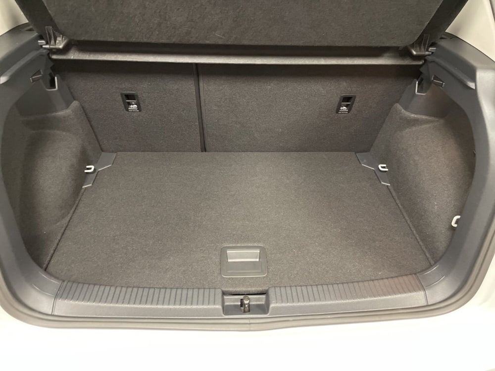 Volkswagen T-Cross usata a Varese (12)