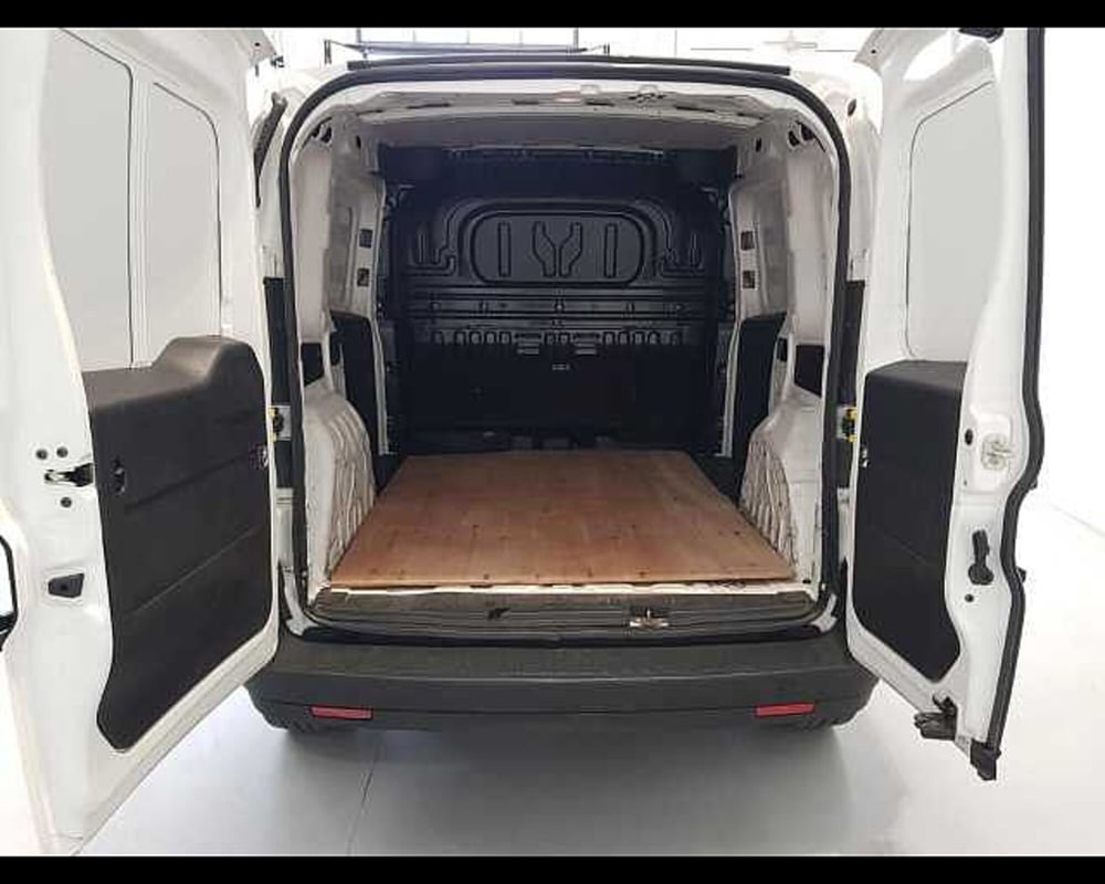 Fiat Doblò Furgone usata a Milano (8)