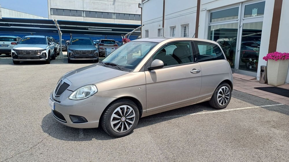 Lancia Ypsilon usata a Padova