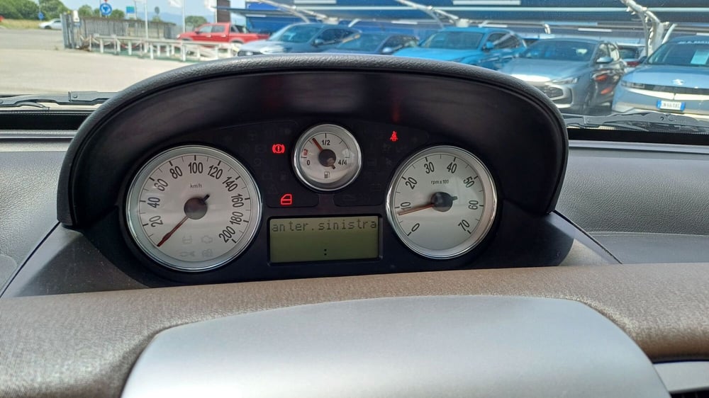 Lancia Ypsilon usata a Padova (14)