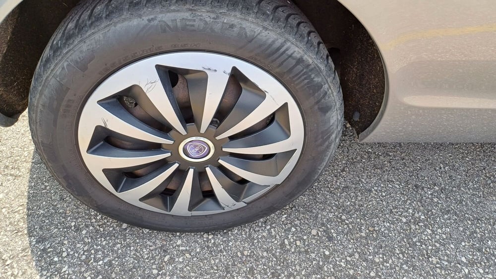 Lancia Ypsilon usata a Padova (7)