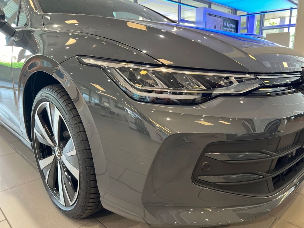 Volkswagen Golf nuova a Prato (7)