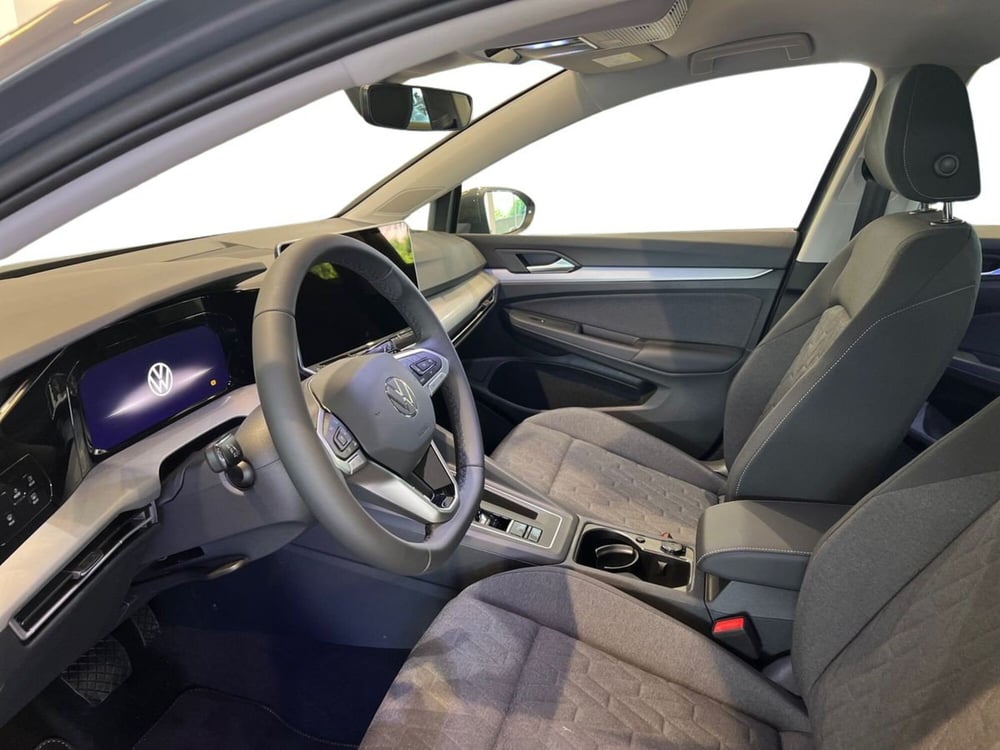 Volkswagen Golf nuova a Prato (9)