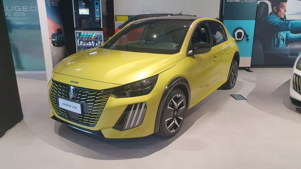 Peugeot 208 nuova a Frosinone