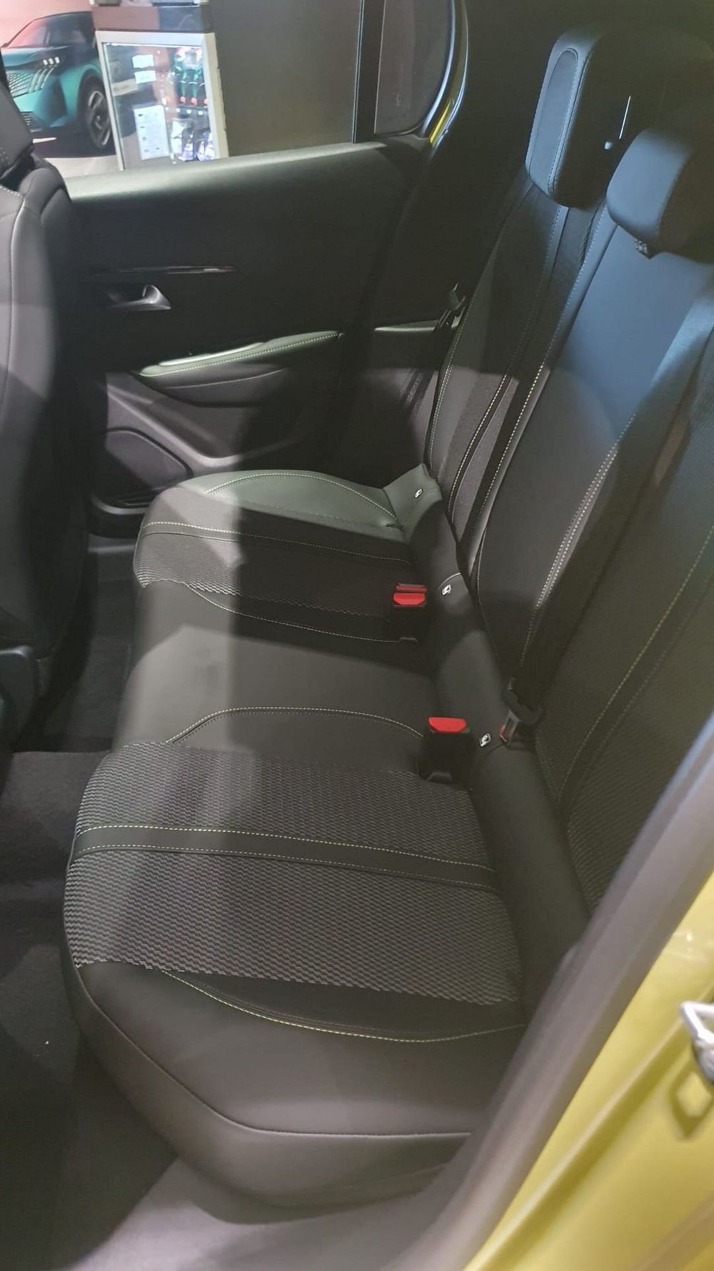 Peugeot 208 nuova a Frosinone (14)