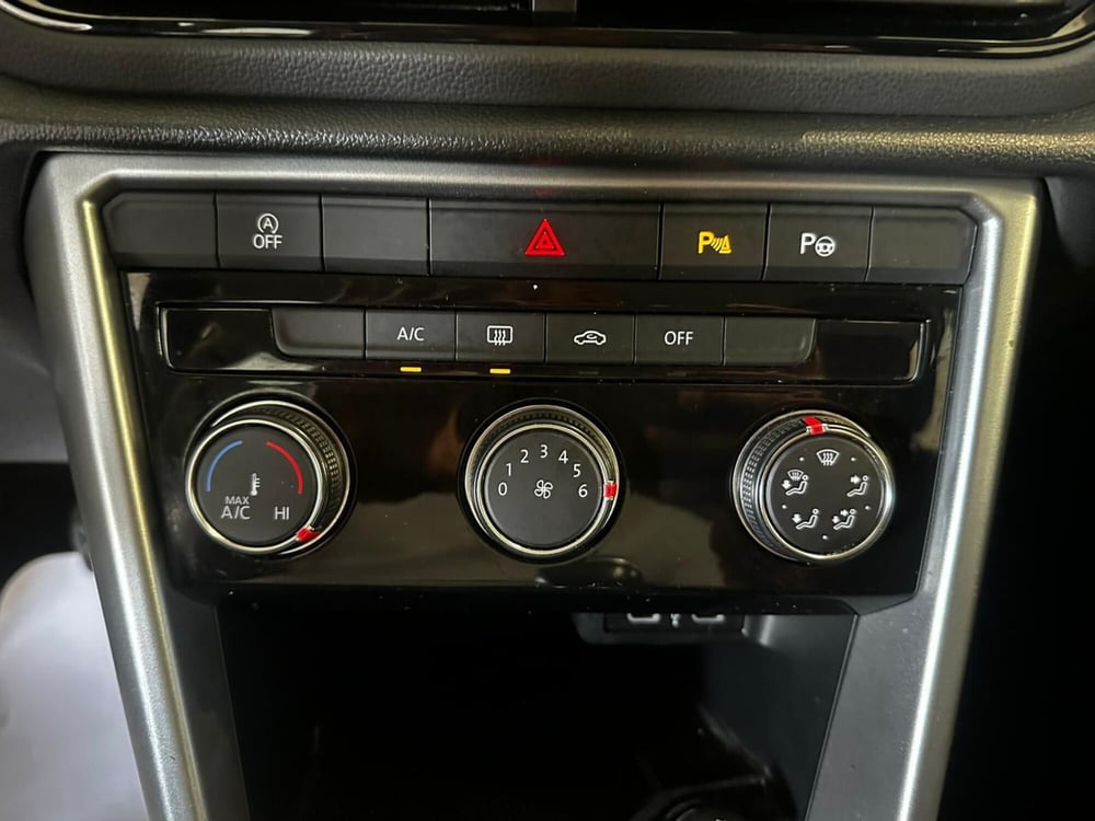 Volkswagen T-Roc usata a L'Aquila (16)