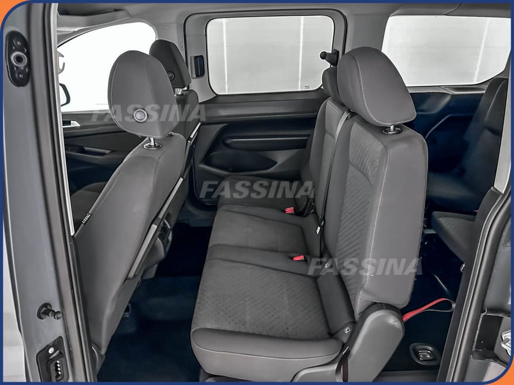 Ford Tourneo Connect usata a Milano (10)