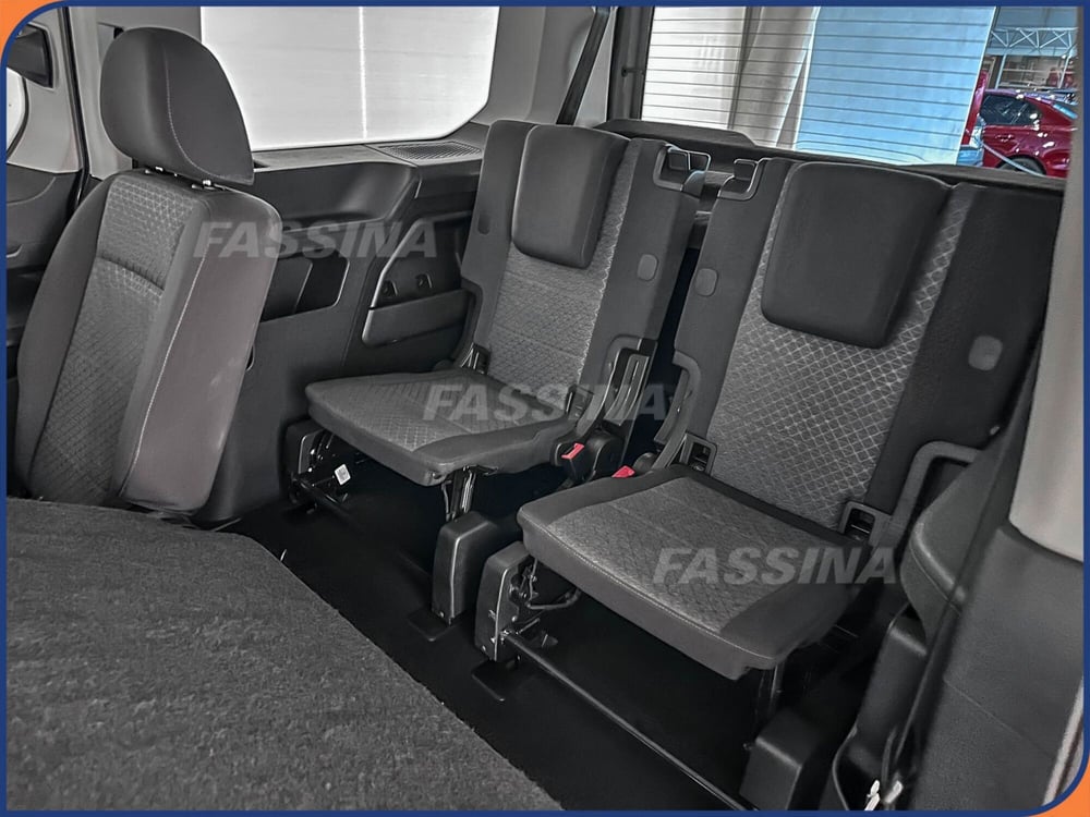 Ford Tourneo Connect usata a Milano (11)