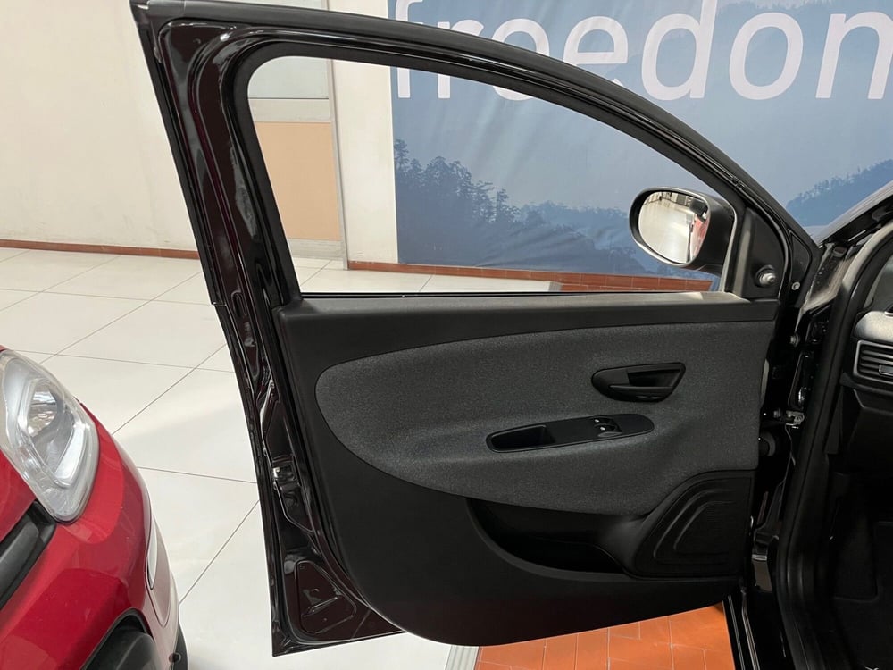Lancia Ypsilon usata a Lucca (10)