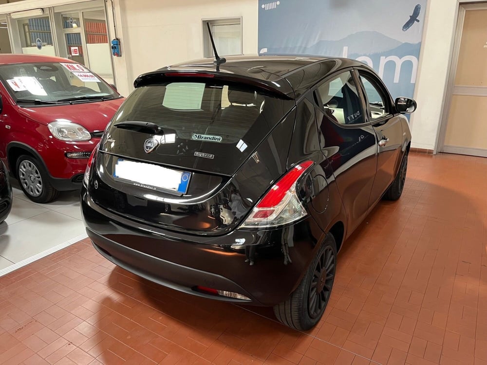 Lancia Ypsilon usata a Lucca (5)