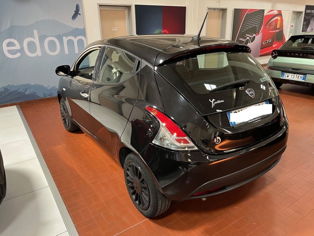 Lancia Ypsilon usata a Lucca (7)