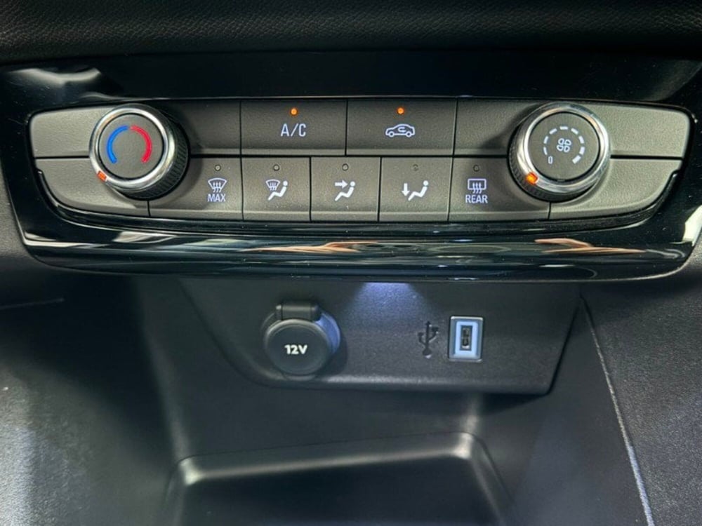 Opel Corsa nuova a Lecco (12)