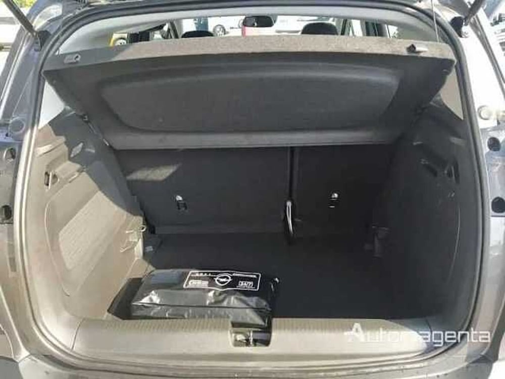 Opel Crossland nuova a Milano (7)