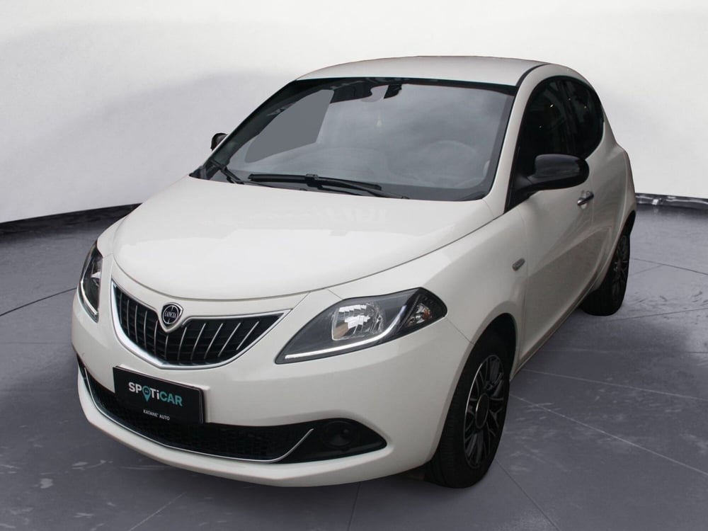 Lancia Ypsilon usata a Catania