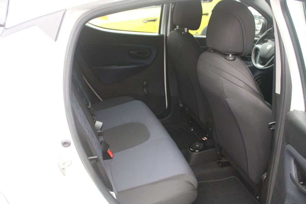Lancia Ypsilon usata a Catania (14)